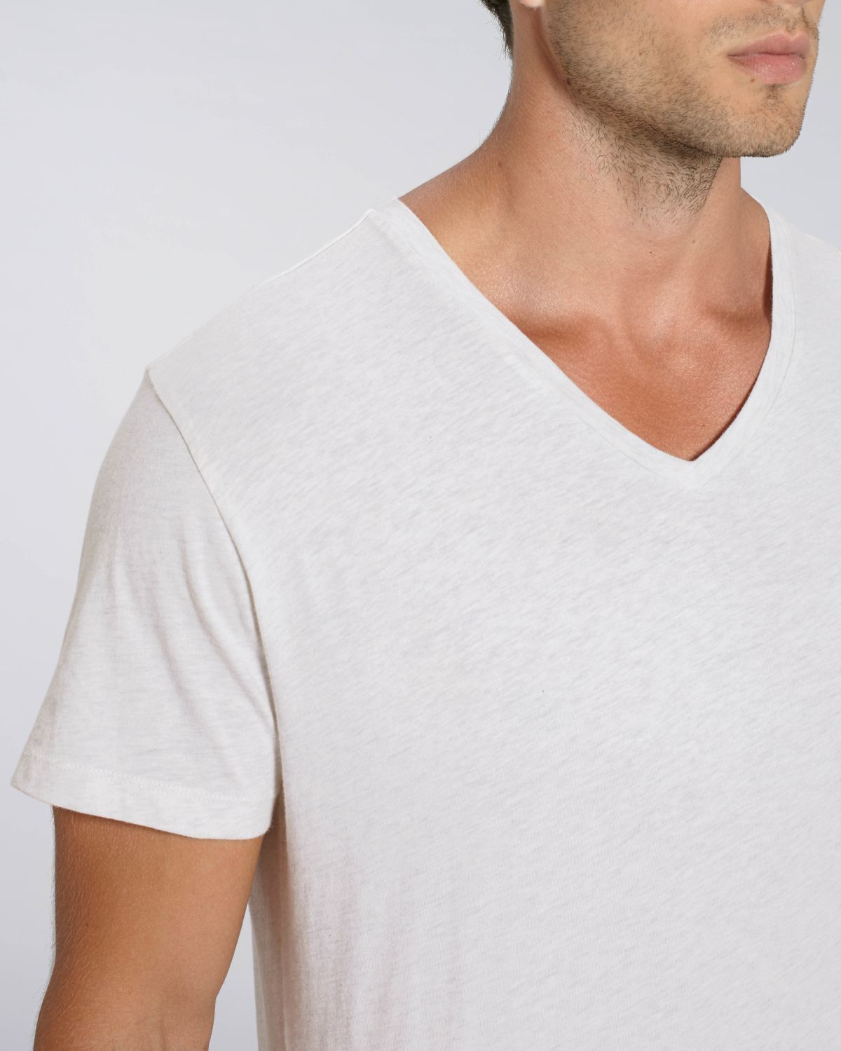 T-shirt scollo a V Uomo